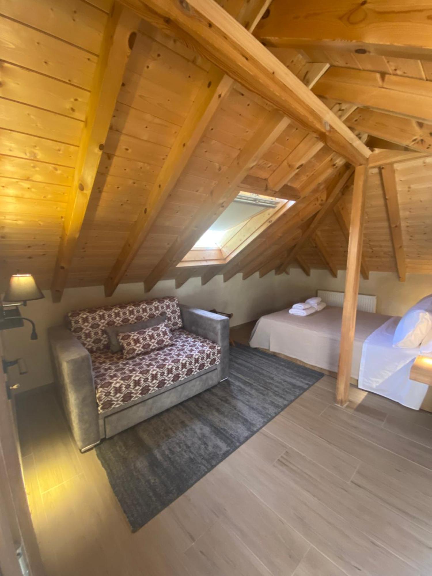 Aristi Boutique Stonehouse With Attic Apartment Exterior photo