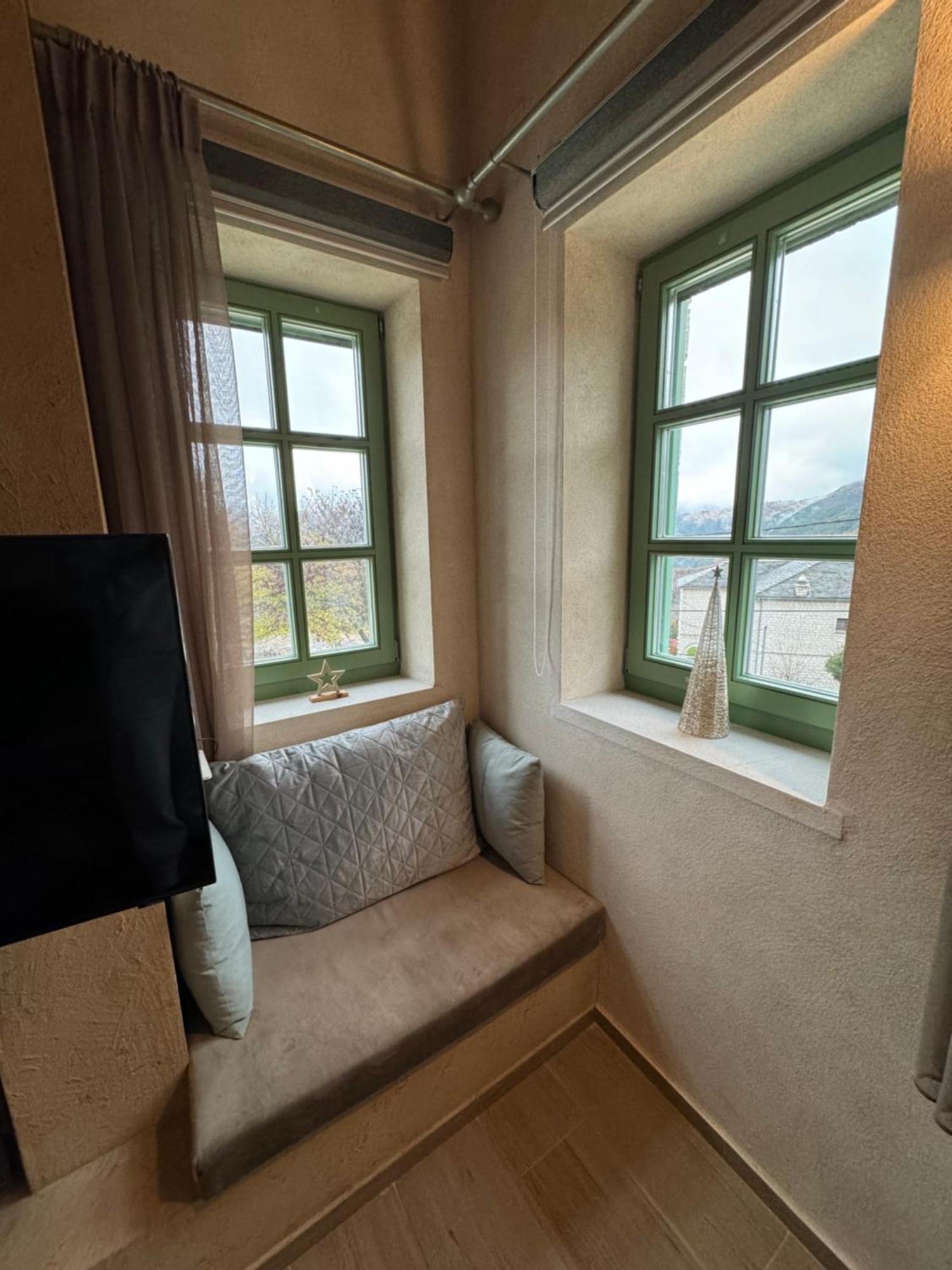 Aristi Boutique Stonehouse With Attic Apartment Exterior photo